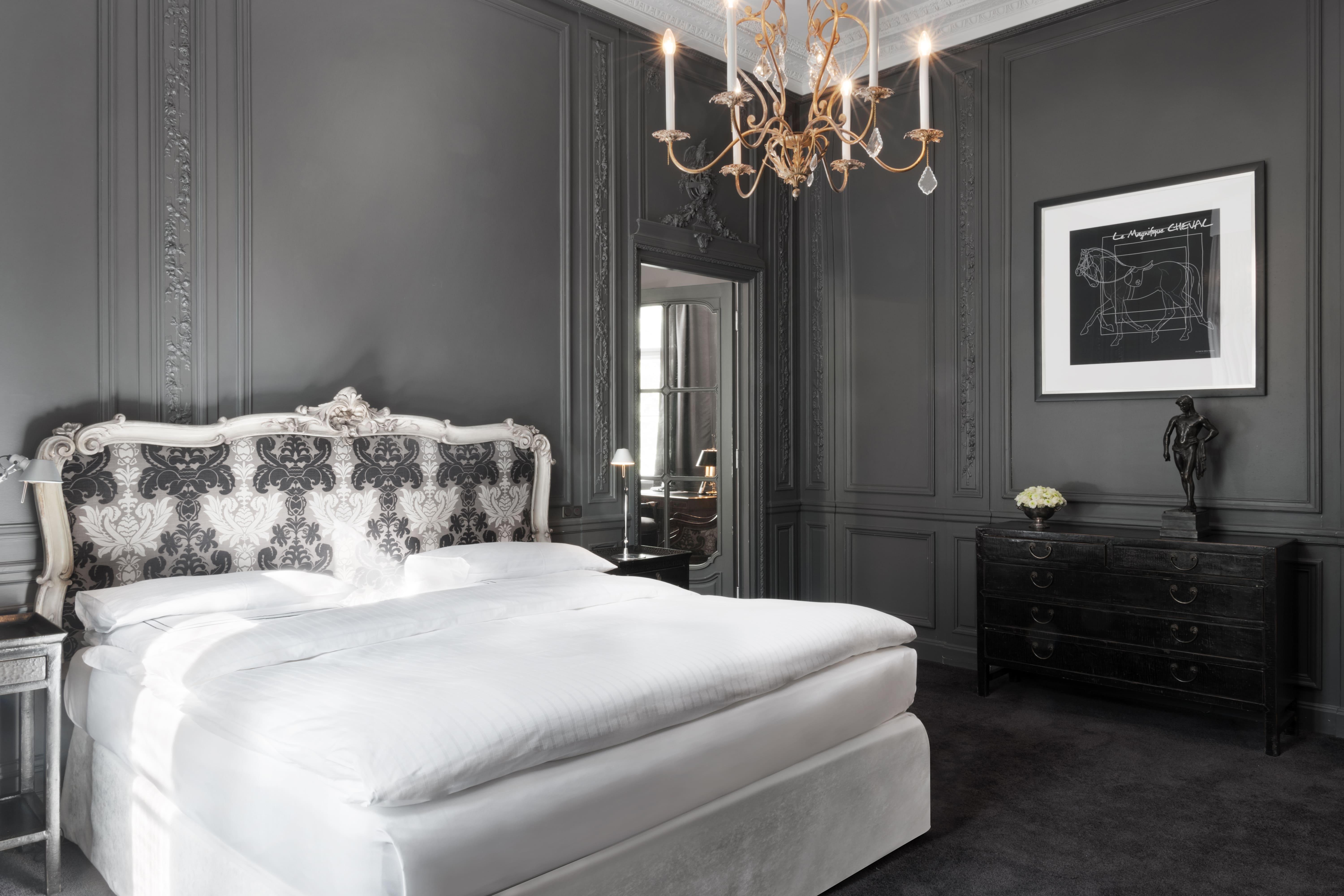 Schlosshotel Berlin Exterior foto A bedroom at the Hotel de Ville