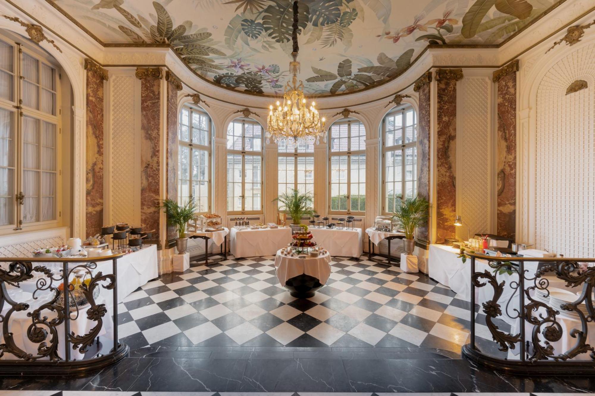 Schlosshotel Berlin Exterior foto The ballroom
