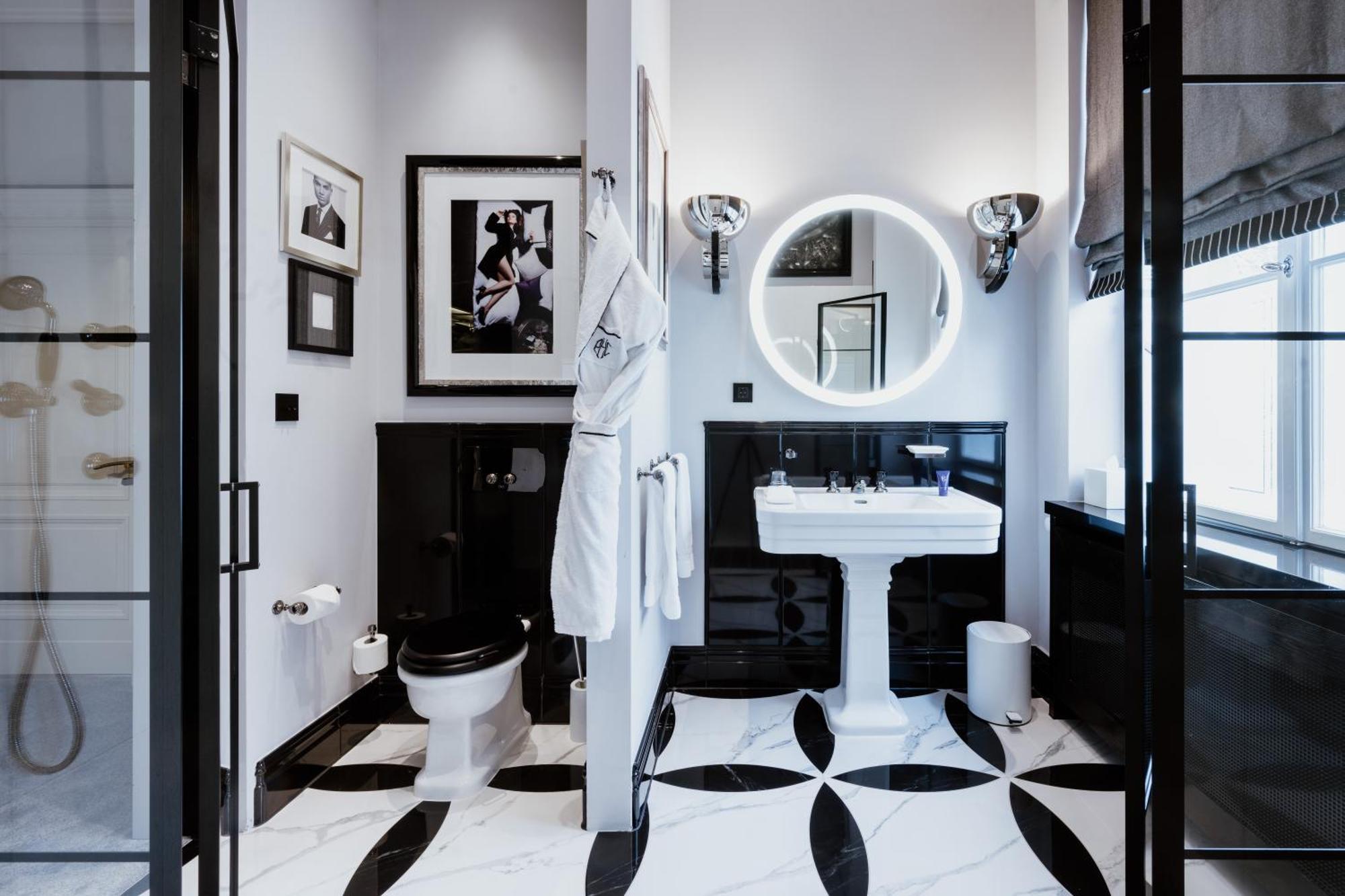 Schlosshotel Berlin Exterior foto Bathroom