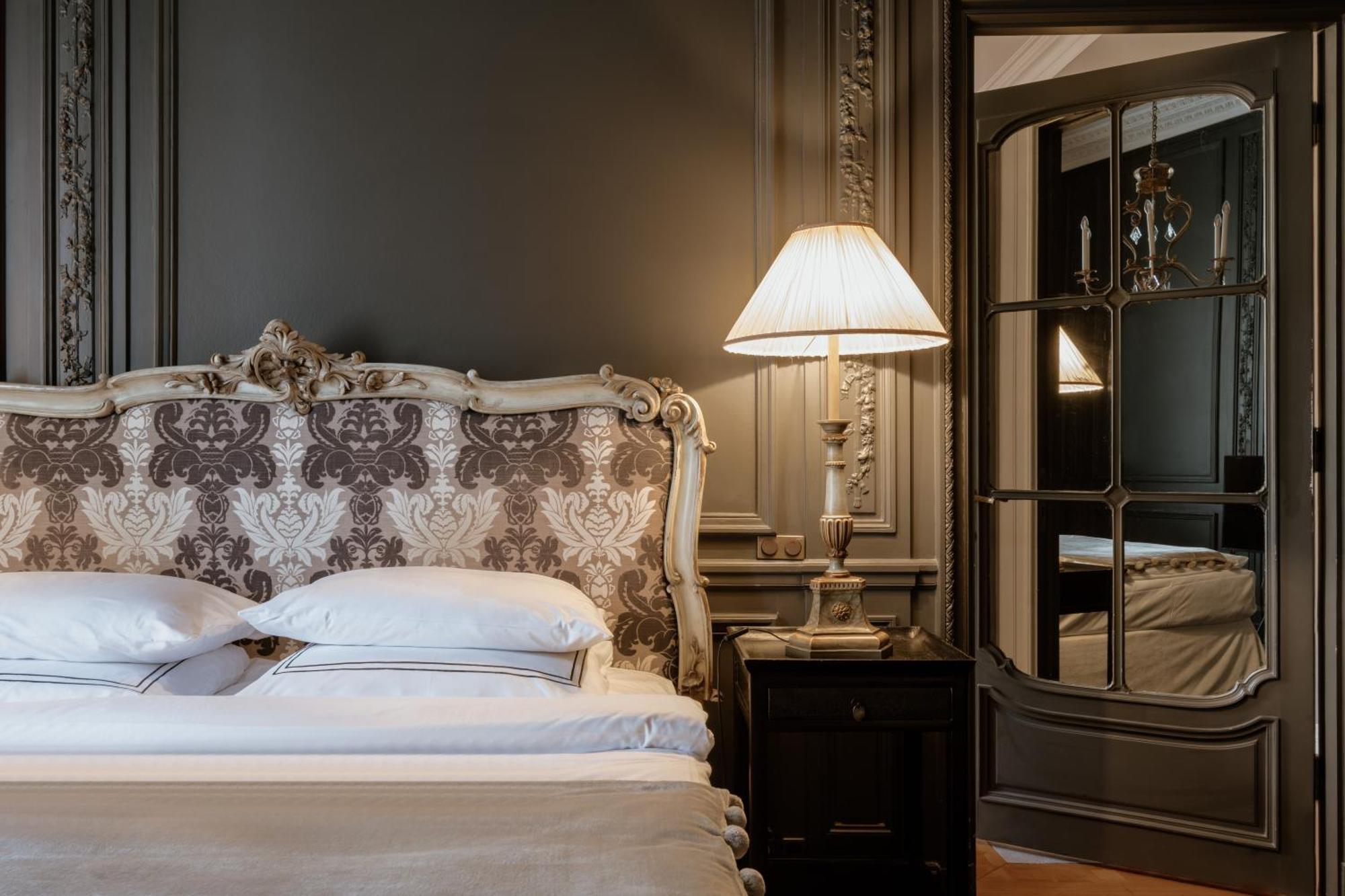 Schlosshotel Berlin Exterior foto A bedroom at the hotel