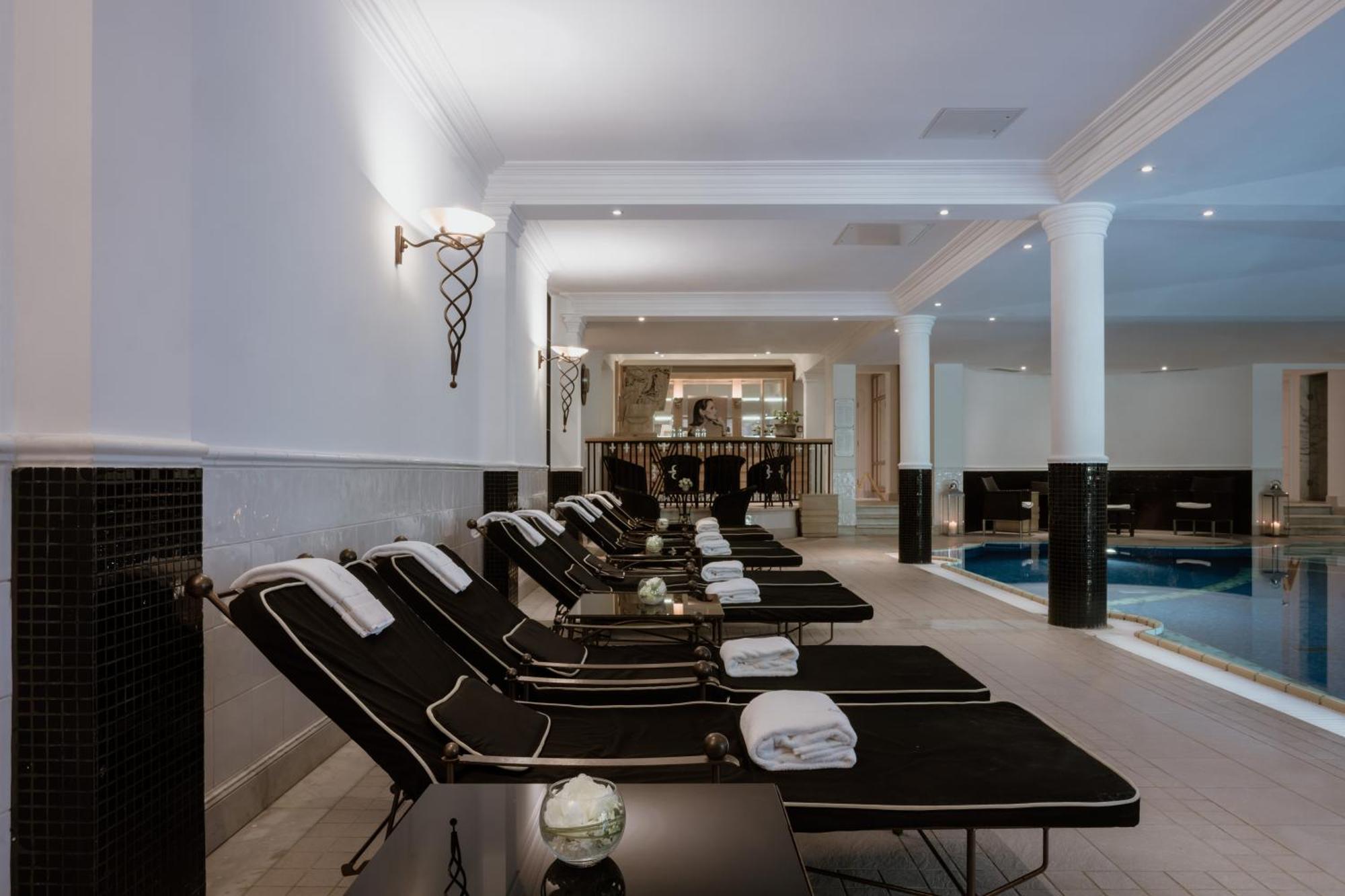 Schlosshotel Berlin Exterior foto Spa at The Dorchester